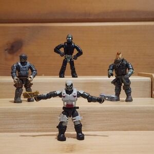 Mega Construx Call Of Duty Figures Lot of 4 Spectre Infiltration Reyes Black Ops